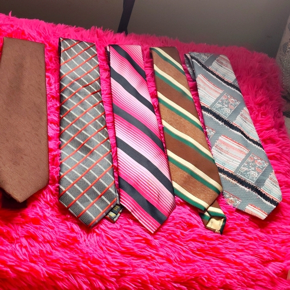 Neck Tie 5 pcs Assorted Brand and Colors - Picture 1 of 5